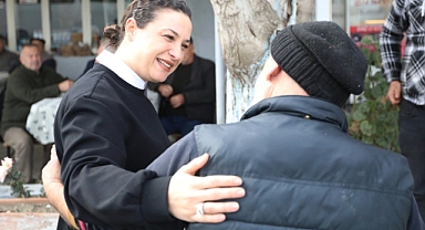 Başkan Sengel'den Efeslim Kart ile emekliye aylık 1000 TL destek