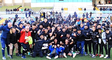 Bornova 1877 evinde zirvede