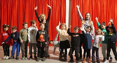 Çeşme Belediyesi’nden çocuklara Somestr hediyesi