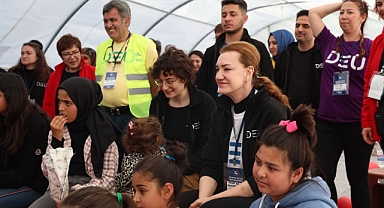 DEÜ ilahiyat fakültesi fark yaratıyor