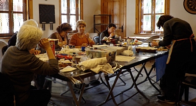 Efes Selçuk'ta kadınar sanatla üreterek güçleniyor