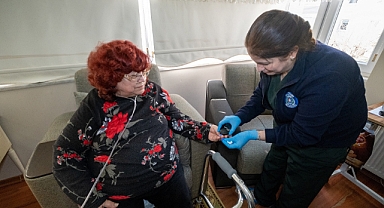 Gaziemir Belediyesi sağlık hizmetleriyle yüzleri güldürüyor