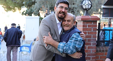 Gaziemir Çarşı Meydan Sadık Dinler’i bağrına bastı