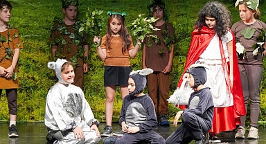 Gaziemir’in çocukları tiyatro sahnesinde büyüyor