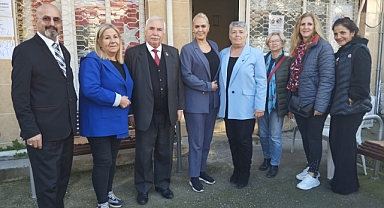 Jale Karasu’ya Bayraklı’da STK’lardan sıcak karşılama 