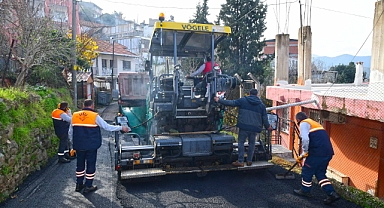 Karabağlar Belediyesi Fen İşleri Müdürlüğü ekipleri sahada