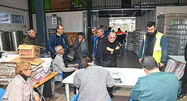 Karabağlar Belediyesi'nden üreticiye kesintisiz destek