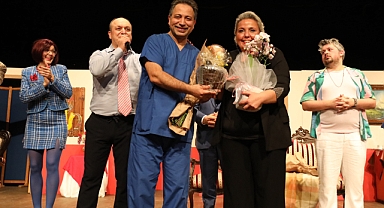 Narlıdere Belediyesi 20. yıl prömiyerini Tom, Dick ve Harry 