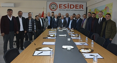 Sivas Valisi Şimşek'ten İzmir'de ESİDER'e anlamlı ziyaret