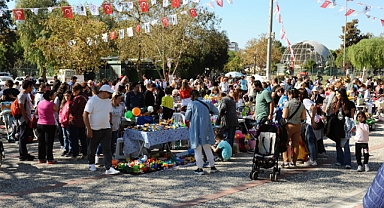 Karşıyaka’da Sevgililer Günü Pazarı 