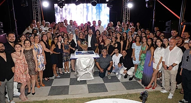 30’ncu yaşa coşkulu kutlama