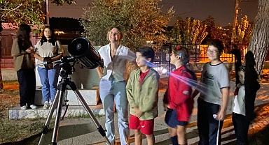 Köy okulu öğrencileri ilk defa Ay’ı gördü