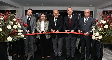 İsmail Çalmaz Otomotiv’den yenilenen plaza açılışı