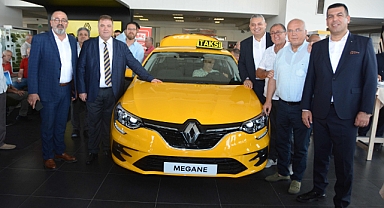 İzmir’de Taksicilere Özel Renault Megane Dönemi Başladı