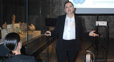 İzmir’de “Zihnini Keşfet” Semineri Yoğun İlgi Gördü