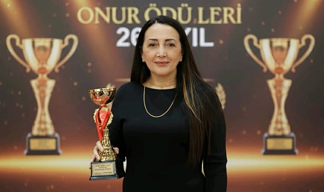 Çeyrek Asırlık Bir İyilik Serüveni: Psikolog Semra Aydın’a Anlamlı Ödül