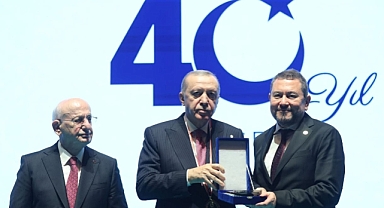 Erdoğan’dan İzmirli İş İnsanı Nazım Torbaoğlu’na Anlamlı Plaket