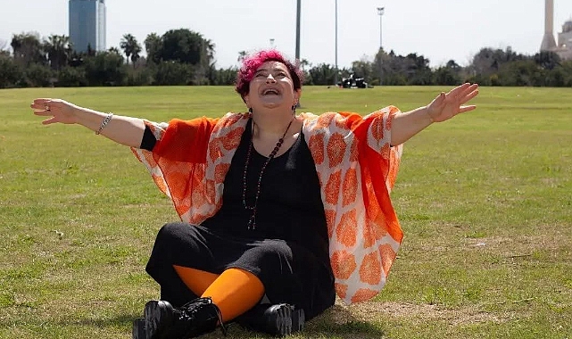 Kahkaha ile Hayatlara Dokunuyor: Nazan Özçelik’ten Farkındalık Yolculuğu