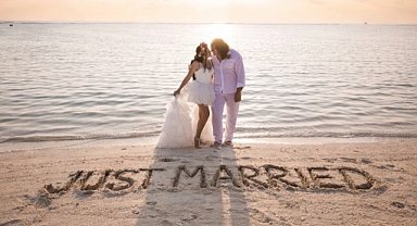 Glint'in patronları Maldivler'de masal gibi bir dügünle evlendi