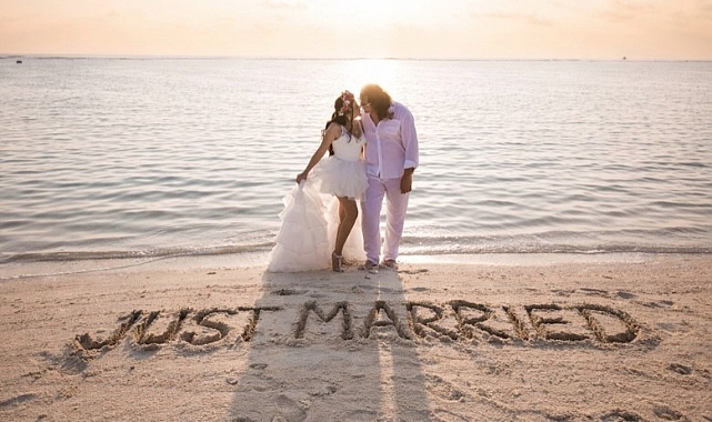 Glint'in patronları Maldivler'de masal gibi bir dügünle evlendi